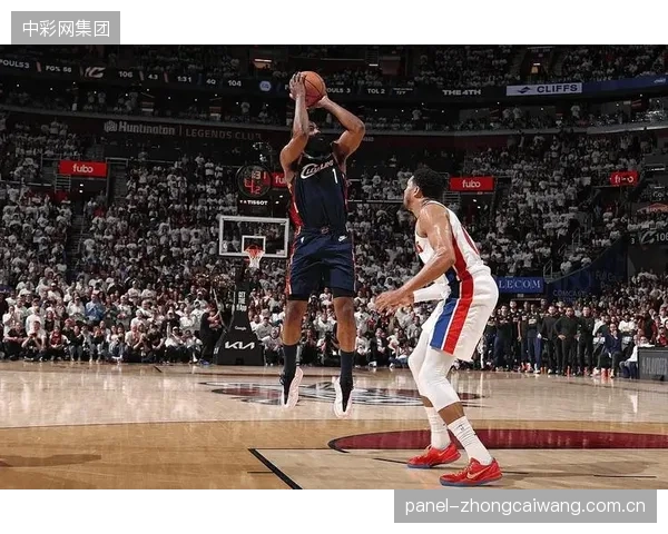 骑士在G3主场未能扳回一城,暴露了球队在关键时刻处理球能力的不足。 骑士在G3主场未能扳回一城,暴露了球队在关键时刻处理球能力的不足。